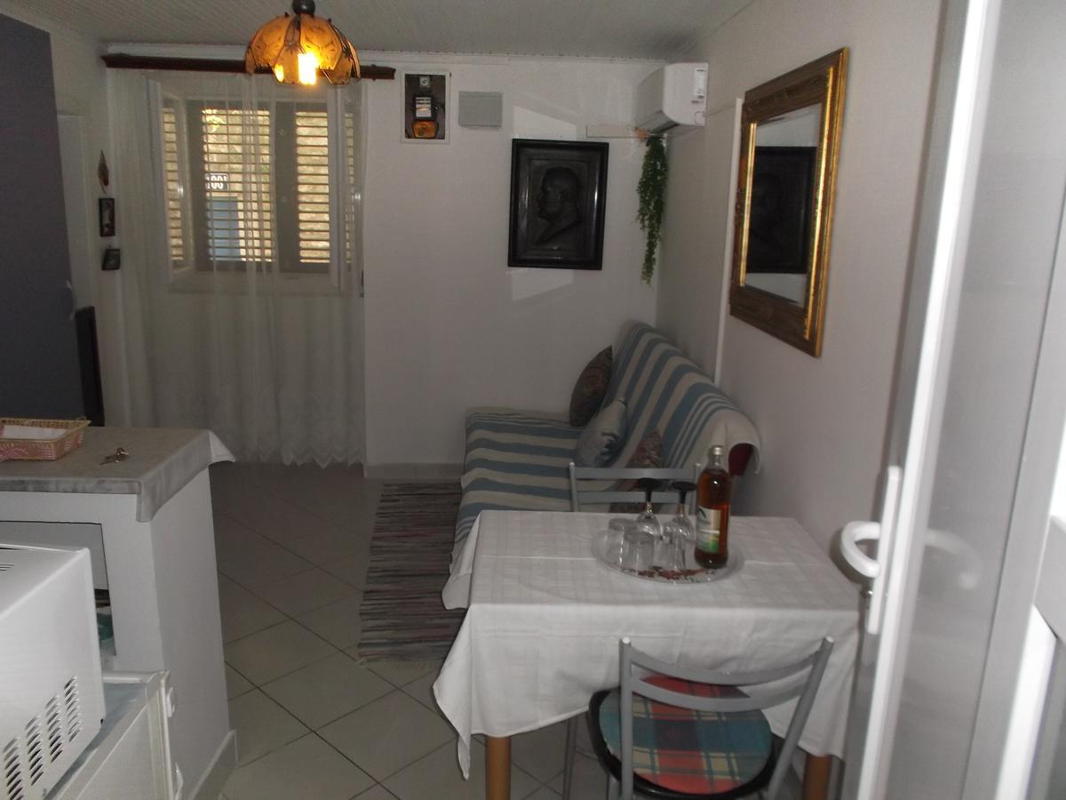 Neda Apartment Murter Exterior foto